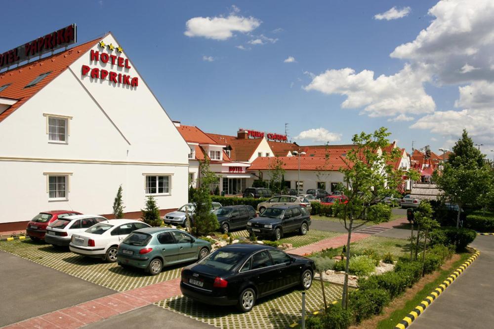 Hotel Paprika Hegyeshalom Buitenkant foto